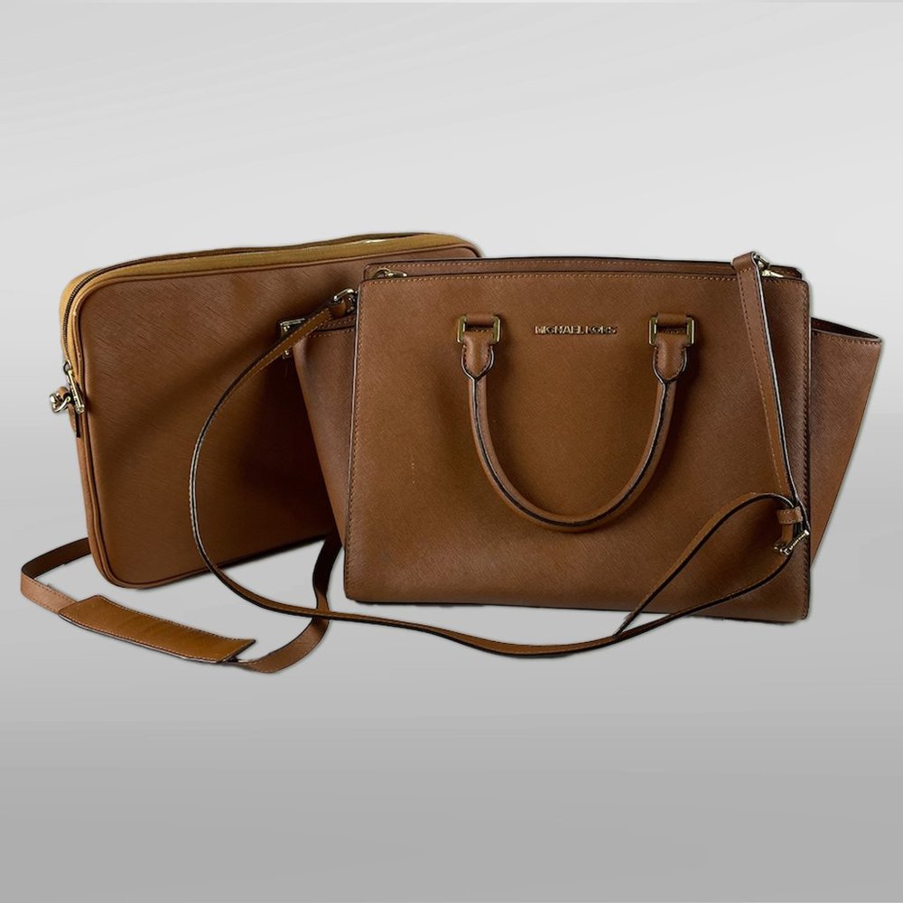 Michael Kors Selma Medium and MacBook Pro/Tablet Bag - Set